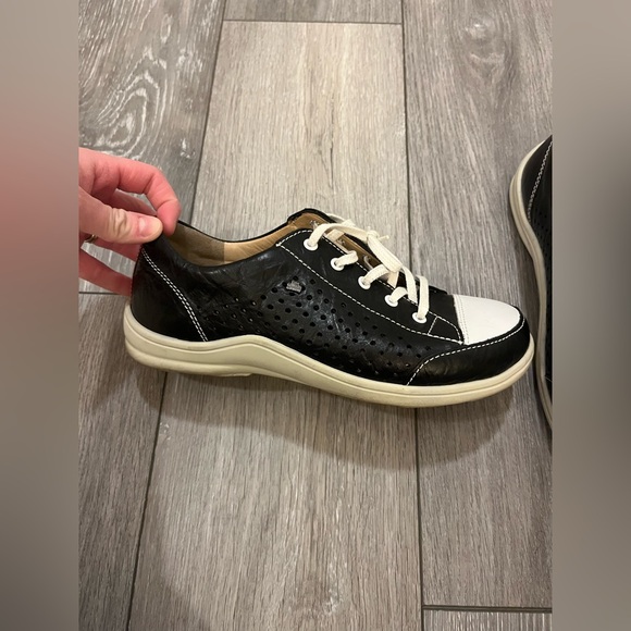 Finn Comfort Leather Sneaker Made In Germany Size EU 39 / W 8-8.5 - Picture 2 of 7